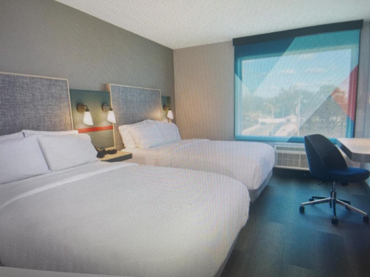 Avid Hotels - Detroit - Warren By Ihg Exterior photo
