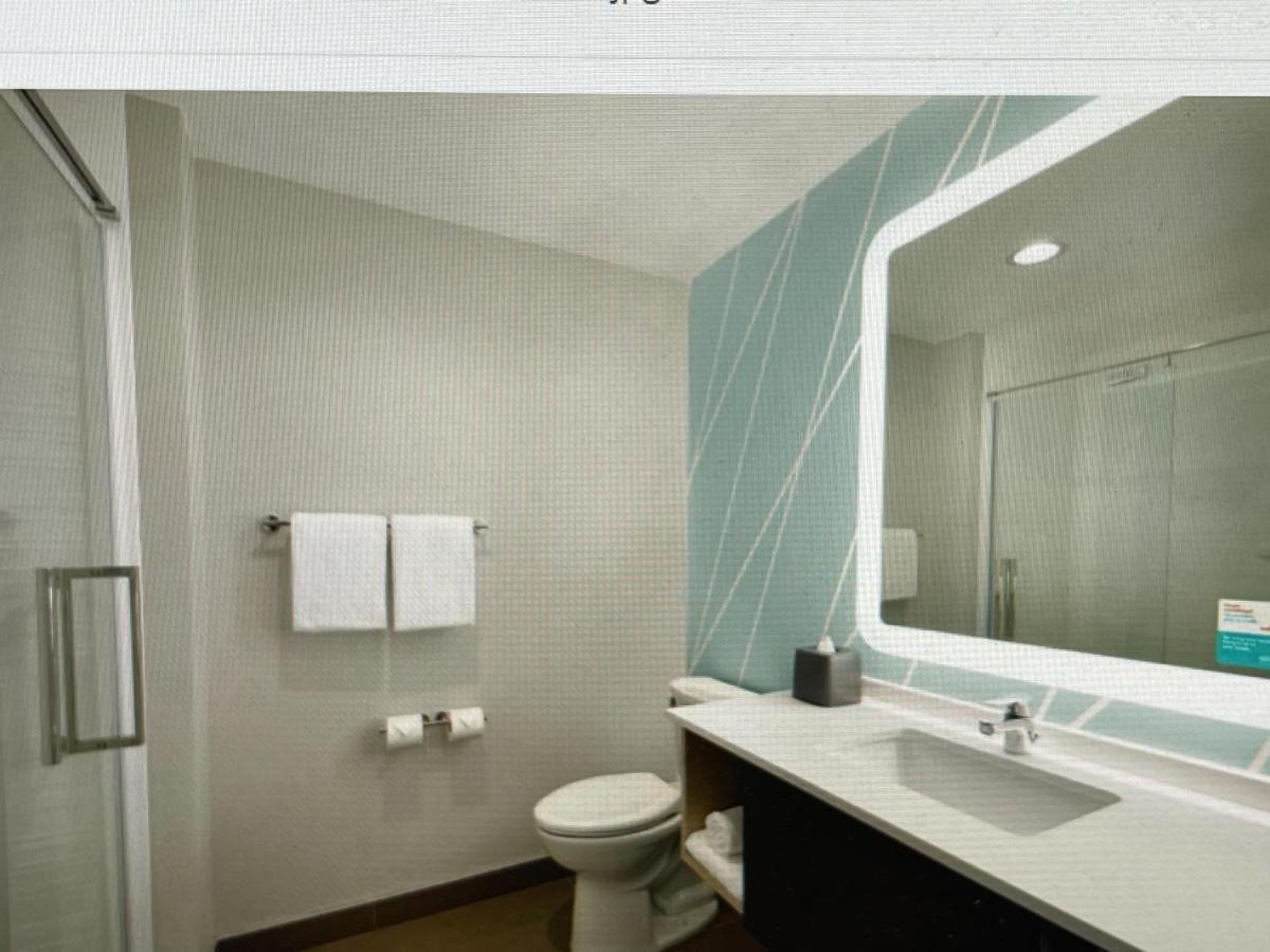 Avid Hotels - Detroit - Warren By Ihg Exterior photo
