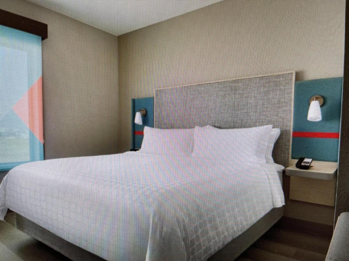 Avid Hotels - Detroit - Warren By Ihg Exterior photo